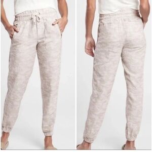 Athleta Cabo Linen Jogger camo size 6
